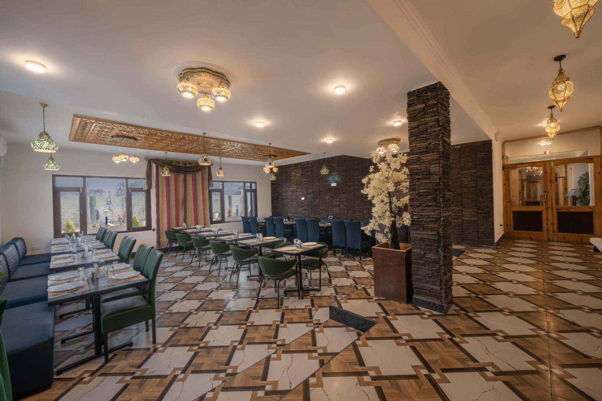 Echor Kashmir Holidays Resort Srinagar Bagian luar foto