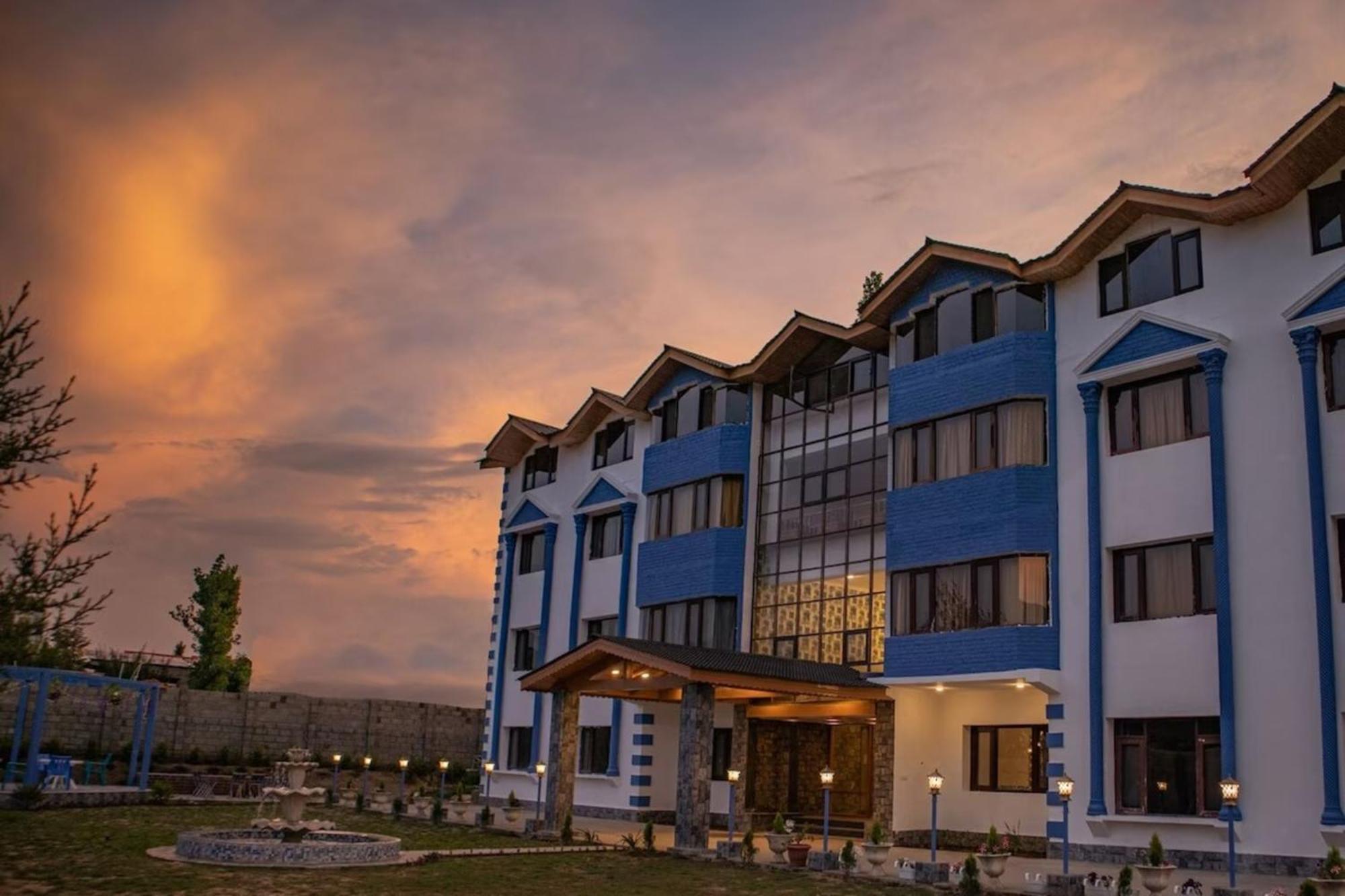 Echor Kashmir Holidays Resort Srinagar Bagian luar foto